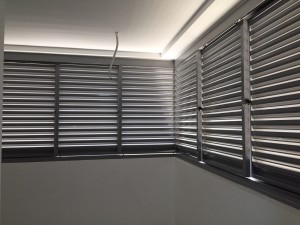 Top hanging aluminium louvers screen