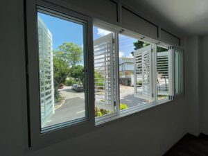 Aluminium Louvre Window, Adjustable or Fixed